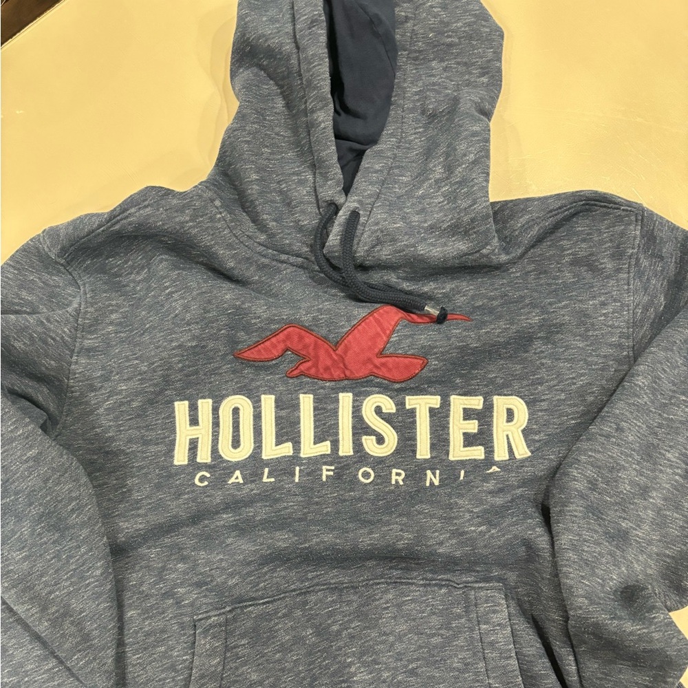 Men’s size S Hollister sweatshirt